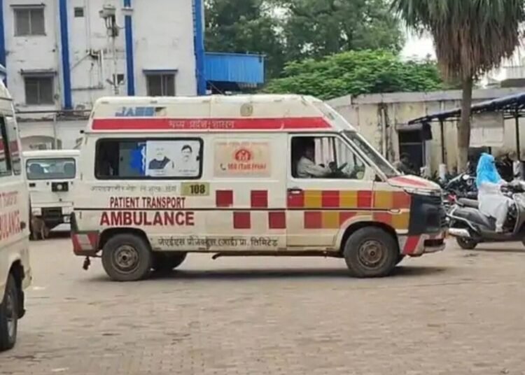 मंडला में 108 एम्बुलेंस में मरीज की मौत के मामले में EMT, जिला समन्वयक और कंपनी अधिकारी पर एफआईआर, मध्य प्रदेश वीडियो न्यूज
