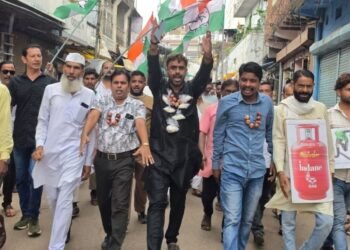 उमरिया के पाली में महंगाई के खिलाफ कांग्रेस का प्रदर्शन, प्याज-शक्कर की माला पहनकर जताया विरोध, मध्य प्रदेश वीडियो न्यूज