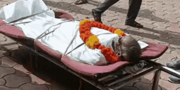बारिश के लिए निकाली ‘जिंदा शव यात्रा’, अनोखे टोटके से इंद्रदेव को मनाने की कोशिश, Indore Hindi News