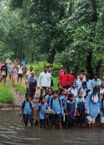 मंडला के अमझर गांव में 80 साल बाद भी पक्की सड़क नहीं, ग्रामीणों ने कलेक्टर से लगाई गुहार, मध्य प्रदेश वीडियो न्यूज