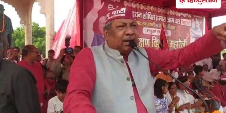आरक्षण के मसले पर बात करें, कहीं देर न हो जाए, परिवहन मंत्री दयाशंकर से बोले संजय निषाद, Uttar-pradesh Hindi News
