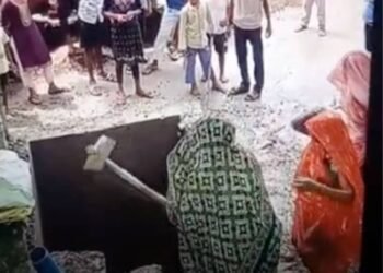 भिंड में तहसीलदार के आदेश के बावजूद निर्माणाधीन शौचालय तोड़ा, CCTV में कैद दबंगई, मध्य प्रदेश वीडियो न्यूज
