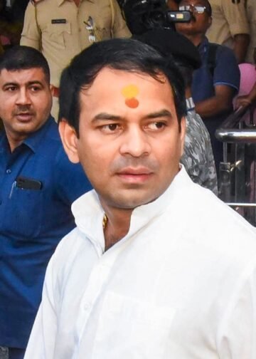 जेल में 15 घंटे ड्यूटी, कर्मियों को छुट्टी-आराम नहीं; तेज प्रताप यादव ने सम्राट सरकार से कर दी यह मांग, Bihar Hindi News