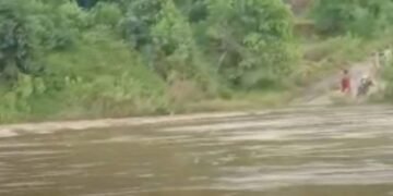 उमरिया में भारी बारिश से उफनी उमड़ार नदी, कर्चुलिया पुल पर पानी आने से यातायात बंद, मध्य प्रदेश वीडियो न्यूज