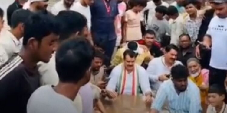 ग्वालियर में बारिश ने खोली नगर निगम की पोल, घुटनों तक पानी में विधायक का धरना, मध्य प्रदेश वीडियो न्यूज