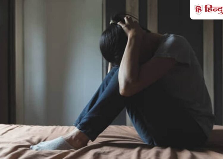 MP में मां ने नाबालिग बेटी को अधेड़ के हाथों 50000 में बेचा, पीड़िता से 2 महीने तक रेप, Madhya-pradesh Hindi News