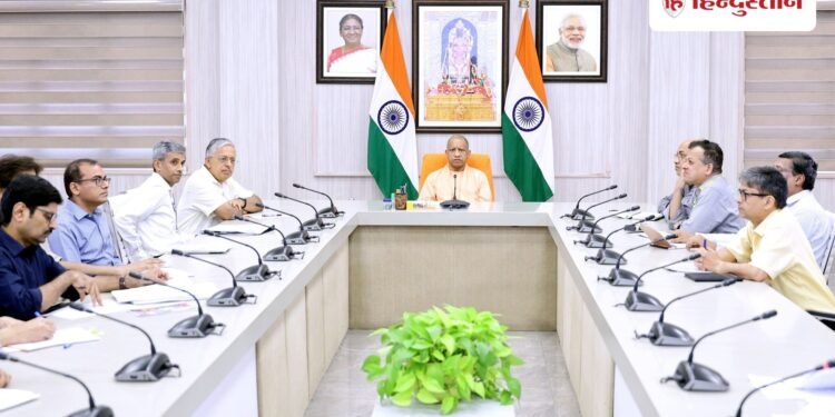 हर पीड़ित तक पहुंचे राहत, बाढ़ को लेकर सीएम योगी की हाई लेवल मीटिंग, सभी जिलों के डीएम को किया अलर्ट, Uttar-pradesh Hindi News