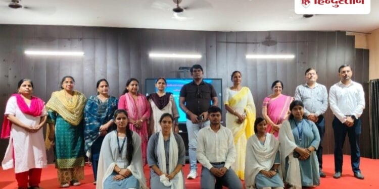 हिंदी भाषा का सम्मान करना सभी का परम कर्तव्य, Mathura Hindi News