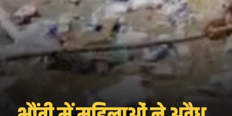 शिवपुरी के भौंती में अवैध शराब के खिलाफ महिलाओं का हल्लाबोल, मनपुरा से थाने तक पैदल मार्च, लाठियों से फोड़ीं बोतलें, मध्य प्रदेश वीडियो न्यूज