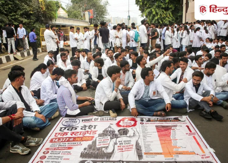 MP में रंग लाया इंटर्न डॉक्टरों का आंदोलन, सरकार ने बढ़ा दिया मासिक स्टायपेंड; काम पर लौटे जूनियर डॉक्टर, Madhya-pradesh Hindi News