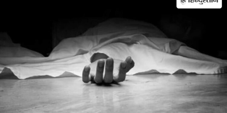 मथुरा में हाईवोल्टेज से कई घरों में दौड़ा करंट; लड़की की मौत, ग्रामीणों ने बिजलीघर घेरा, Uttar-pradesh Hindi News