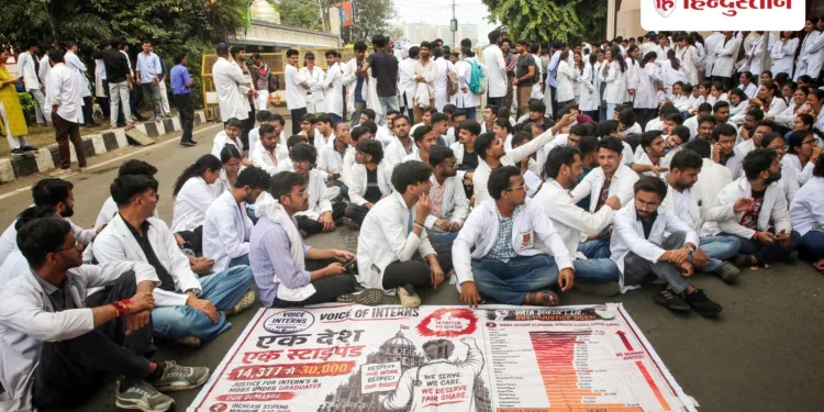 भोपाल में ट्रेनी डॉक्टरों पर लाठीचार्ज पर बवाल! अब मांग रहे डेढ़ लाख मुआवजा; क्या है वजह, Madhya-pradesh Hindi News