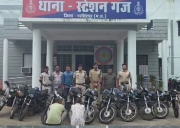 नरसिंहपुर में चाचा-भतीजे गिरफ्तार, पुलिस ने 11 चोरी की बाइकें बरामद कीं, कीमत करीब 7 लाख, मध्य प्रदेश वीडियो न्यूज