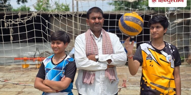 रियल लाइफ की दंगल गर्ल : पिता ने तबेले में ही बना दिया खेल मैदान, बेटियों ने नेशनल लेवल पर लहराया परचम, Madhya-pradesh Hindi News