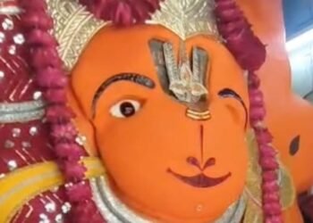 उज्जैन में 3 दिन बाद भी नहीं हटी हनुमान प्रतिमा, निगम की टीम रही नाकाम; श्रद्धालुओं ने की आरती, मध्य प्रदेश वीडियो न्यूज
