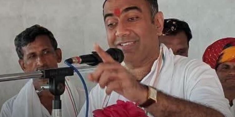 राजगढ़ में प्रियवृत सिंह खींची का BJP सरकार पर हमला, किसानों के बीमे के पैसे से विधायक खरीदने का आरोप, मध्य प्रदेश वीडियो न्यूज