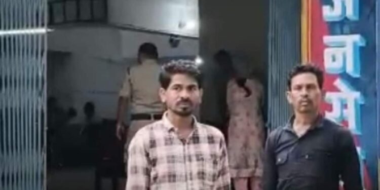 डिंडोरी में गार्ड की नौकरी के नाम पर 27-27 हजार लेने का आरोप, 8 महीने से भटक रहे युवा, मध्य प्रदेश वीडियो न्यूज