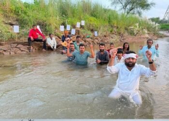 सिंगरौली में विस्थापित ग्रामीणों का अनिश्चितकालीन जल सत्याग्रह, 11 सूत्रीय मांगों को लेकर आंदोलन, मध्य प्रदेश वीडियो न्यूज