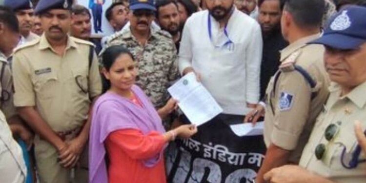 UCC के खिलाफ AIMIM की 15 दिवसीय पैदल यात्रा शाजापुर पहुंची, राष्ट्रपति के नाम सौंपा ज्ञापन, मध्य प्रदेश वीडियो न्यूज