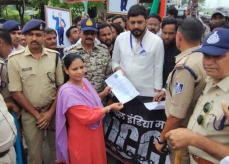 UCC के खिलाफ AIMIM की 15 दिवसीय पैदल यात्रा शाजापुर पहुंची, राष्ट्रपति के नाम सौंपा ज्ञापन, मध्य प्रदेश वीडियो न्यूज