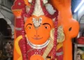 उज्जैन में तमाम कोशिशें नाकाम, टस से मस ना हुए ‘खड़े हनुमान’, क्या बोले विशेषज्ञ?, Madhya-pradesh Hindi News