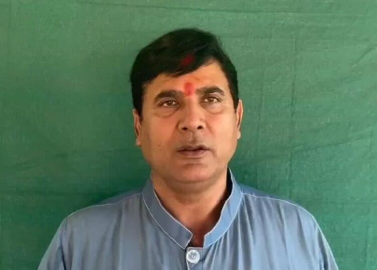 लड़कियों को पीटने वाले BJP विधायक नंदकिशोर के आदमी? सपा का बड़ा आरोप, MLA ने दी सफाई